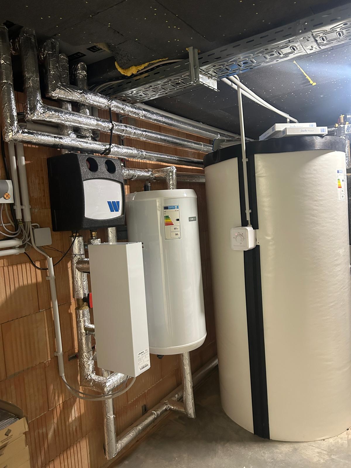 Cameră tehnică cu echipamente termice și electrice racordate de Electro Serv T.F.